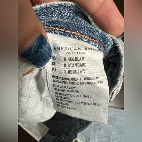 American Eagle Regular High Rise Mom Jean Size 8 - Picture 7 of 8